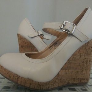 White Wedges